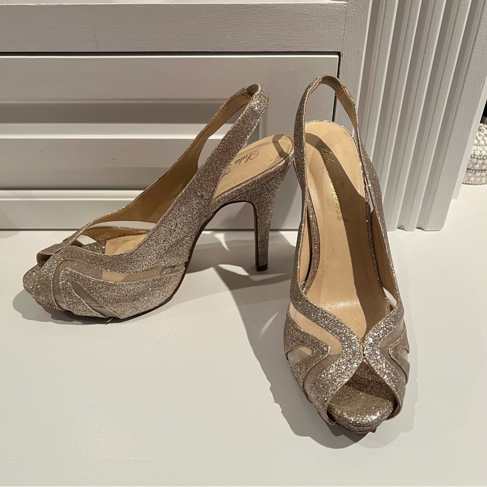 Lulu Townsend Gold Sparkle Heels Size 6